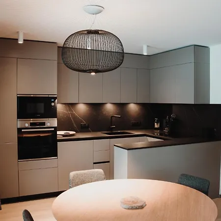 Des Cerisiers - Luxe Et Parking A Le Praz شقة